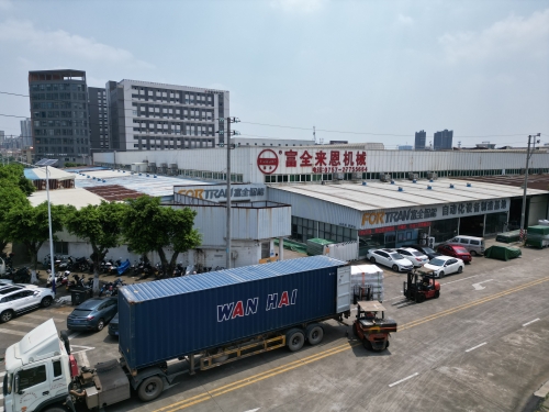 En kontejner naših avtomatiziranih izdelkov je danes odpremljen v ZDA!